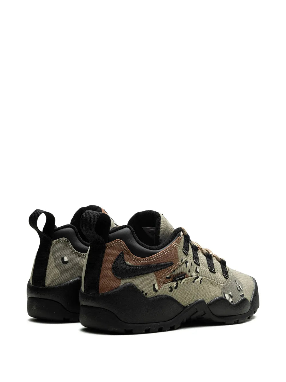 X Supreme Sb Darwin Low Khaki Sneakers